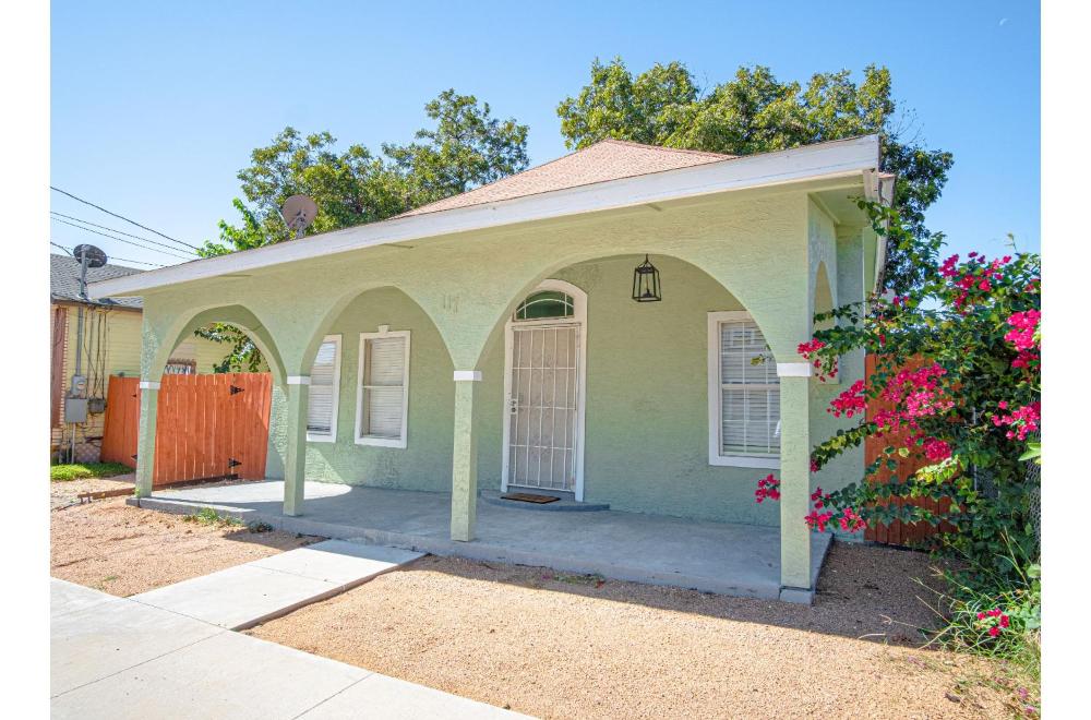 3 BR1 BA Remodeled Home Near Downtown